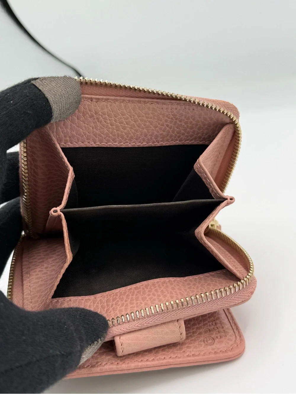 Gucci GG Canvas Comaoct Zip Around Wallet Beige Ebony Pink